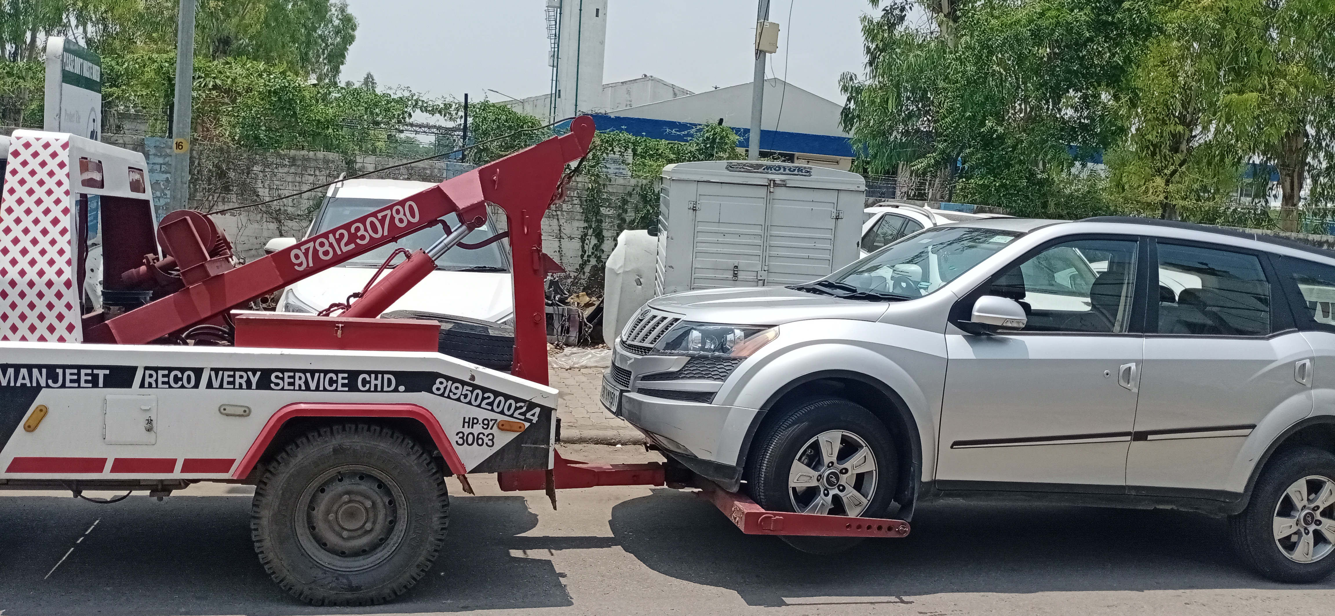 Car Towing Service In Mohali  | Manjeet Towing Services | Best Car Towing Service In Mohali ,Top Car Towing Service In Mohali, 24 Hour Car Towing Service In Mohali, Car Breakdown Service In Mohali, Car Towing Service near me  - GL73981